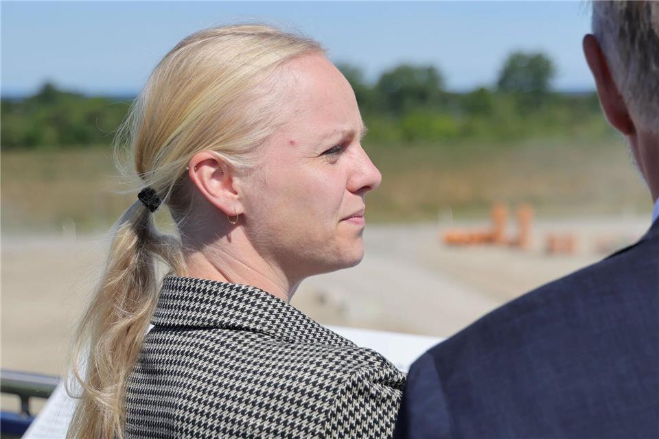 Bundesverkehrsminister Patrick Schnieder besuchte die Baustelle in Puttgarden gemeinsam mit der dänischen Verkehrsministerin Signe Munk.Frank Molter/dpa