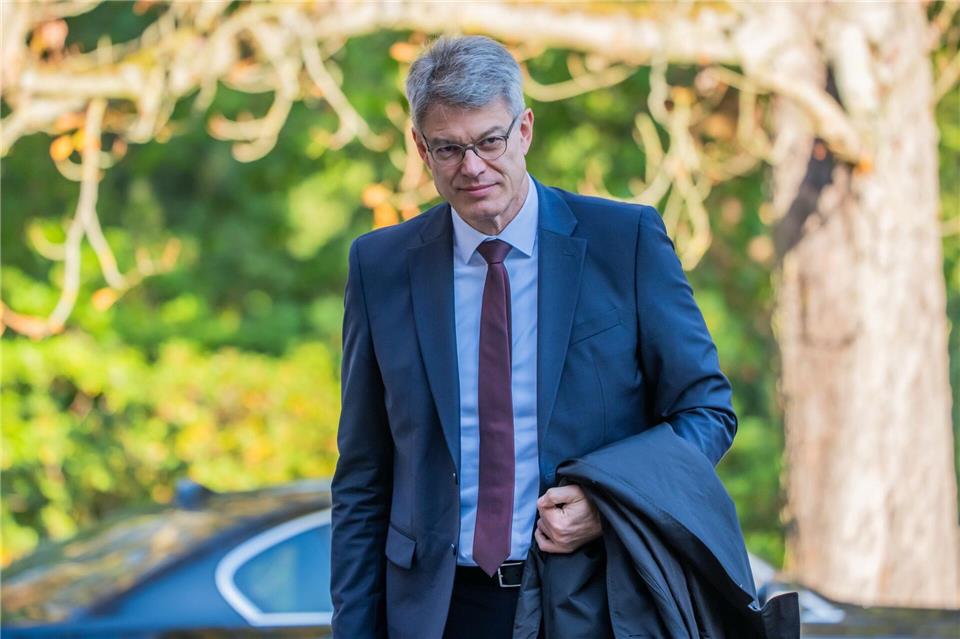 Bundesverkehrsminister Patrick Schnieder geht es wieder besser.Michael Kappeler/dpa