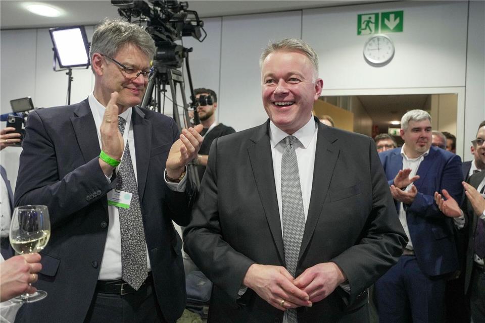Bundesverkehrsminister Patrick Schnieder (l.) ist stolz auf seinen jüngeren Bruder Gordon. (Archivbild)Andreas Arnold/dpa