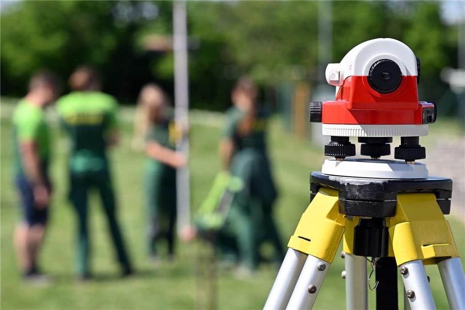 Jobs in Gartenbaubranche sehr beliebt Bundesweit gibt es rund 8.000 Auszubildende. (Archivbild)Martin Schutt/dpa