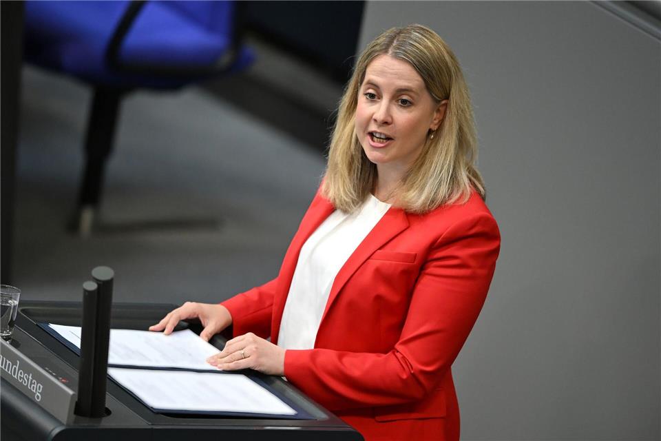 Bundeswohnungsministerin Hubertz hatte bei der Ankündigung der Pläne gesagt, rund ein Drittel der bisher Anspruchsberechtigten werde künftig kein Wohngeld mehr erhalten. (Archivfoto)Elisa Schu/dpa