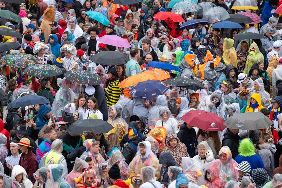Bunte Kostüme machen die närrische Zeit aus. Florian Wiegand/dpa