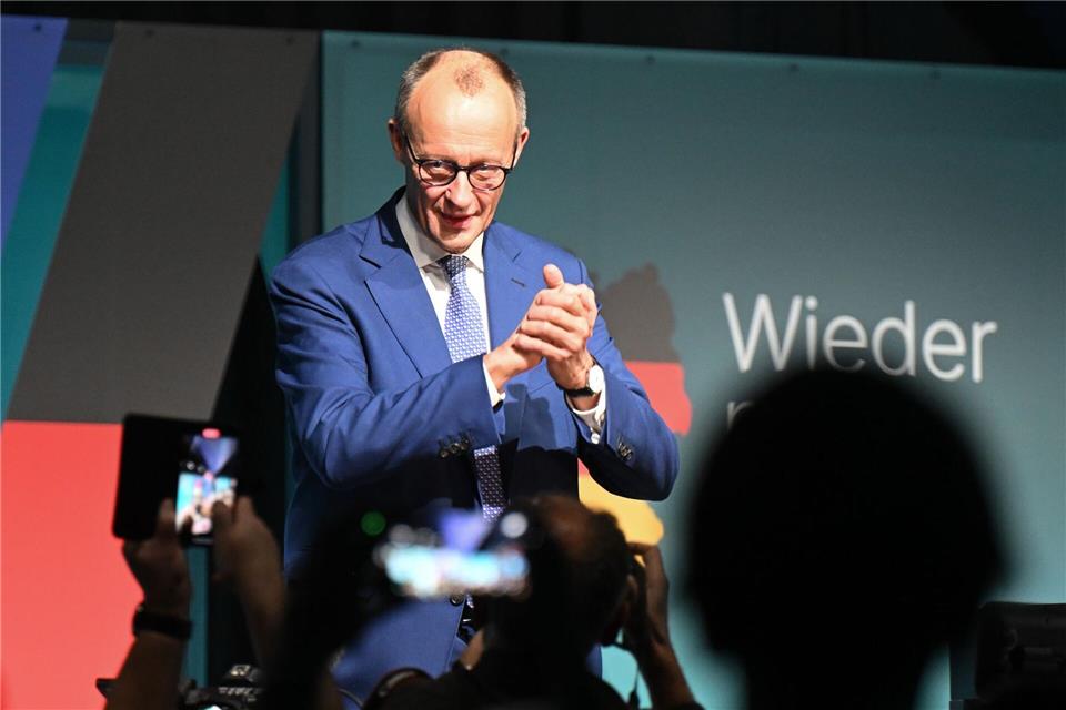 CDU-Bundeschef Friedrich Merz fordert die SPD zum Einlenken in der Migrationspolitik auf.Robert Michael/dpa