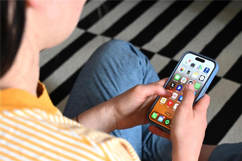 CDU-Bundesparteitag wird sich mit Social-Media-Verbot für unter 16-Jährige befassen. (Archivbild)Elisa Schu/dpa