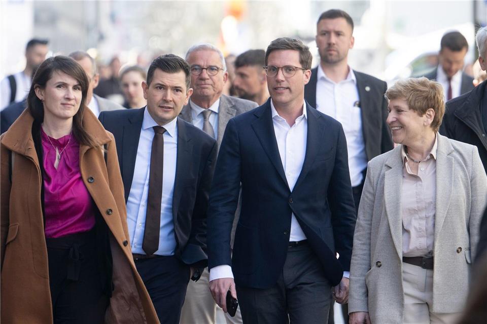 CDU-Chef Manuel Hagel will die Entscheidung über mögliche Koalitionsverhandlungen gemeinsam mit dem Landesvorstand seiner Partei treffen. Marijan Murat/dpa