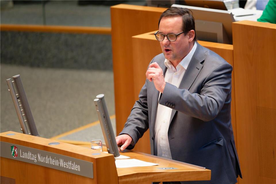 CDU-Landtagsfraktionschef Thorsten Schick sieht bei der SPD keinen geeigneten Spitzenkandidaten für die Landtagswahl 2027.Henning Kaiser/dpa