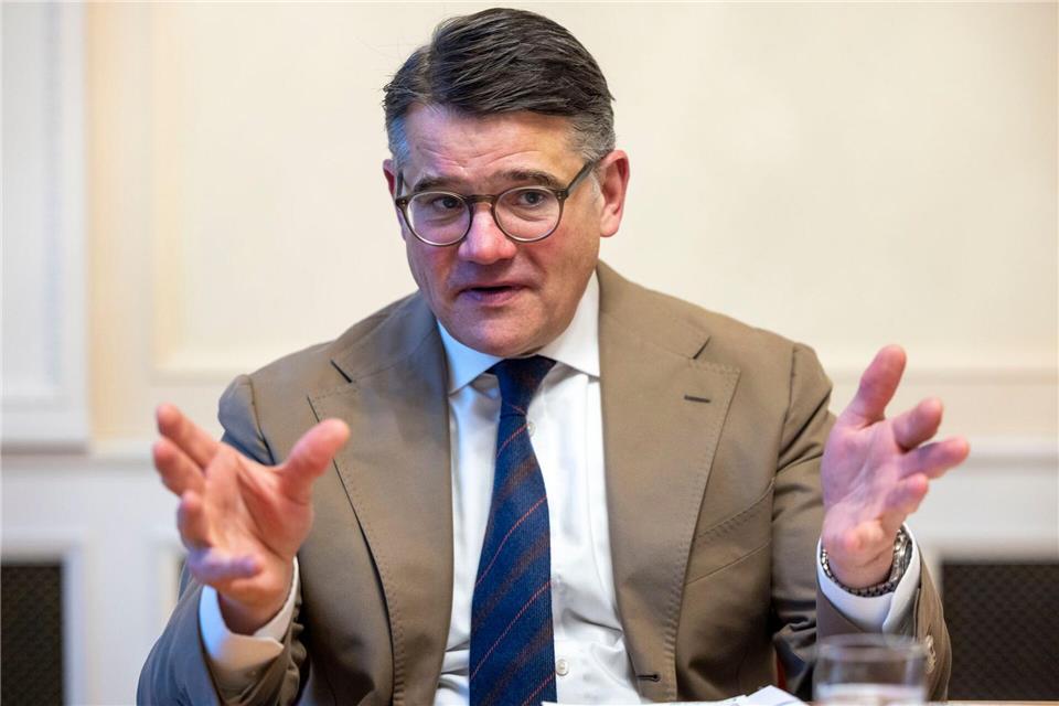 CDU-Ministerpräsident Boris Rhein reagiert auf den Tod der Freidemokratin Ruth Wagner. (Archivbild)Helmut Fricke/dpa