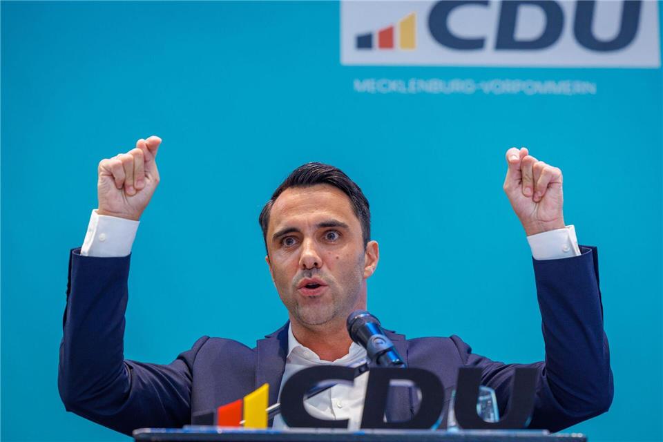 CDU-Partei- und Fraktionschef Daniel Peters ist auch Spitzenkandidat seiner Partei für die Landtagswahl am 20. September. Jens Büttner/dpa