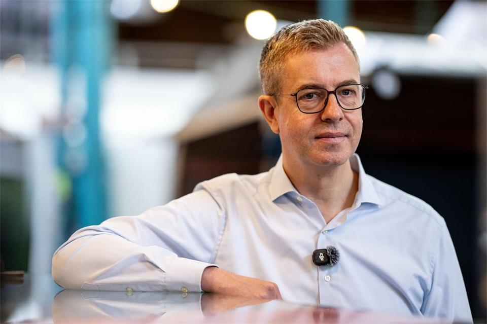 CDU-Spitzenkandidat Stefan Evers will das Rote Rathaus für seine Partei verteidigen. (Archivbild)Fabian Sommer/dpa
