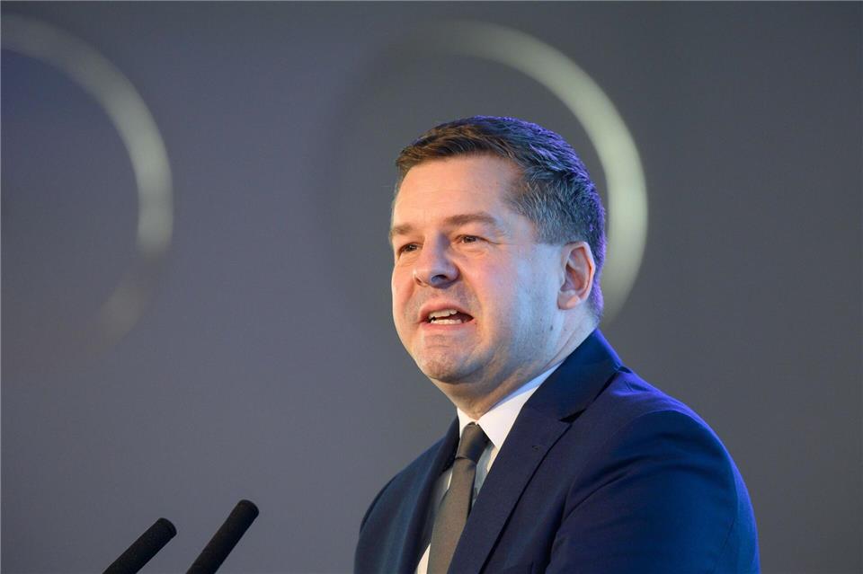 CDU-Spitzenkandidat Sven Schulze (CDU) will KI und Techniküberwachung stärker nutzen, um Anschläge zu verhindern. (Archivbild)Klaus-Dietmar Gabbert/dpa