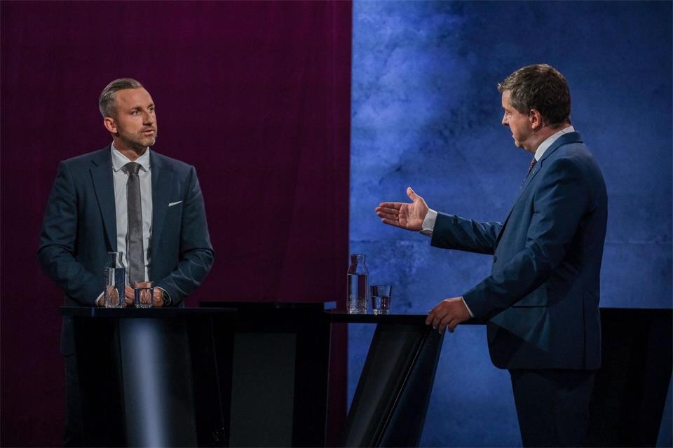CDU-Spitzenkandidat Sven Schulze und AfD-Spitzenkandidat Ulrich Siegmund lieferten sich ein Duell, bevor die Runde bei der MDR-Wahlarena erweitert wurde.Klaus-Dietmar Gabbert/dpa