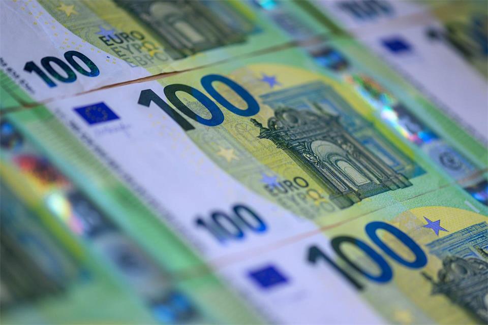 CDU und SPD haben sich für Haushaltsverhandlungen mit Grünen und Linken entschieden. (Symbolbild)Hendrik Schmidt/dpa