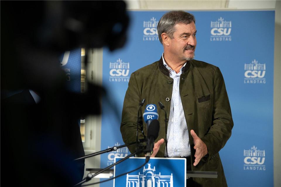 CSU-Chef Söder sagt einmal mehr der AfD den Kampf an - in Umfragen  liegt die Partei inzwischen bereits vor der Union. Pia Bayer/dpa