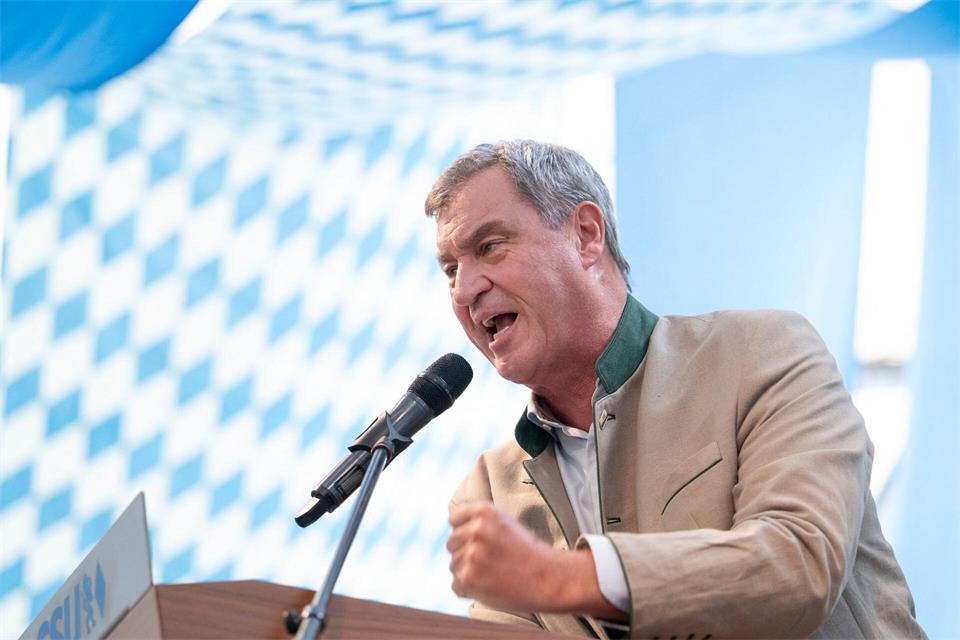CSU-Chef Söder sieht in Sachsen-Anhalt die AfD am Zuge bei der Regierungsbildung. Peter Kneffel/dpa