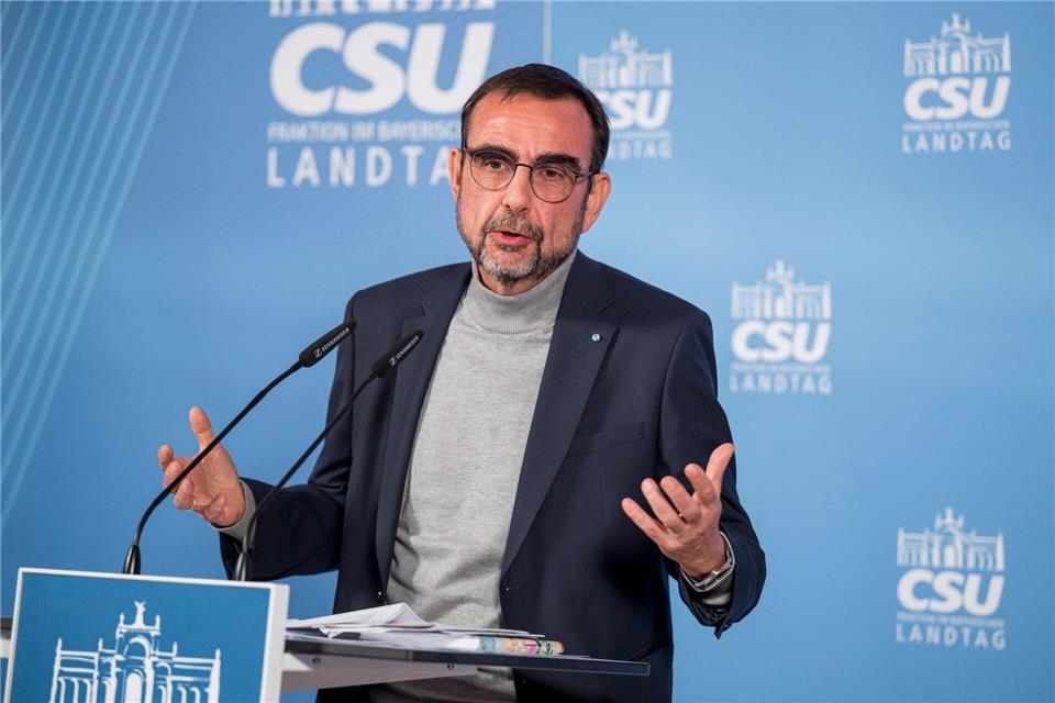 CSU-Fraktionschef Klaus Holetschek erhebt die Forderung, die Krankenhausreform auch unter sicherheitspolitischen Aspekten zu betrachten. (Archivbild)Daniel Vogl/dpa