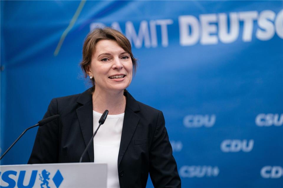 CSU-Gesundheitsexpertin Emmi Zeulner will Privatversicherte bei der Gesundheitsreform stärker in die Pflicht nehmen (Archivbild). Nicolas Armer/dpa