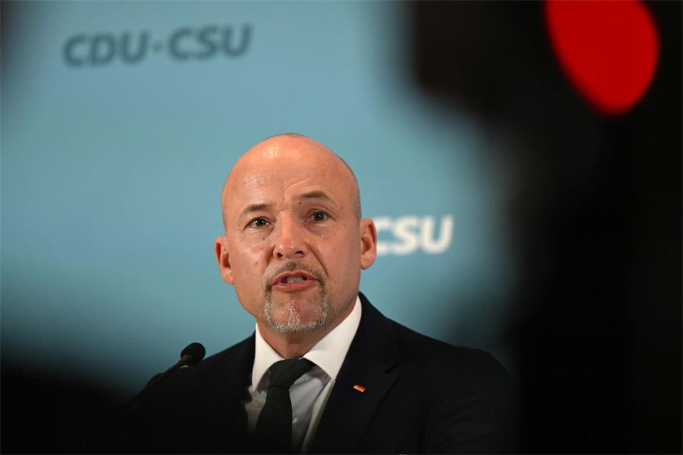 CSU-Landesgruppenchef Hoffmann warnt vor Linksbündnis in Berlin.Michael Brandt/dpa