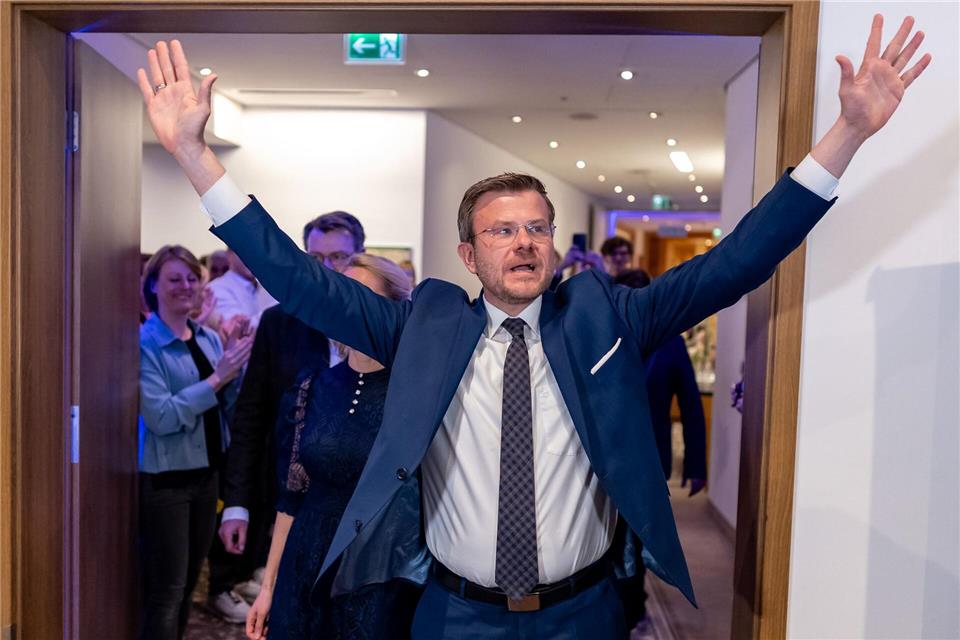 CSU-Politiker Marcus König konnte sich bei der Stichwahl in Nürnberg durchsetzen - vielen anderen Amtsinhabern gelang das nicht. Daniel Karmann/dpa