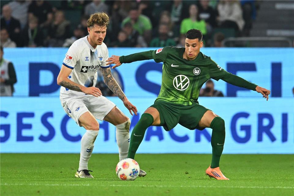 Calvin Brackelmann sicherte dem SC Paderborn mit dem Bundesliga-Aufstieg - nun wechselt er nach Augsburg.Swen Pförtner/dpa