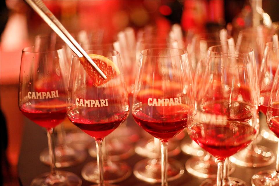 Campari-Aktien für fast 1,3 Milliarden Euro beschlagnahmt Campari gehört zu den bekanntesten Marken aus Italien. (Archivbild)Georg Wenzel/dpa-Zentralbild/ZB