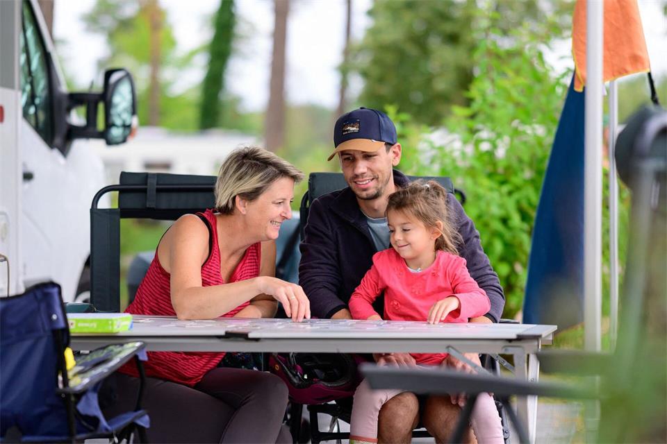 Camping boomt, auch bei Familien.Philipp Schulze/dpa