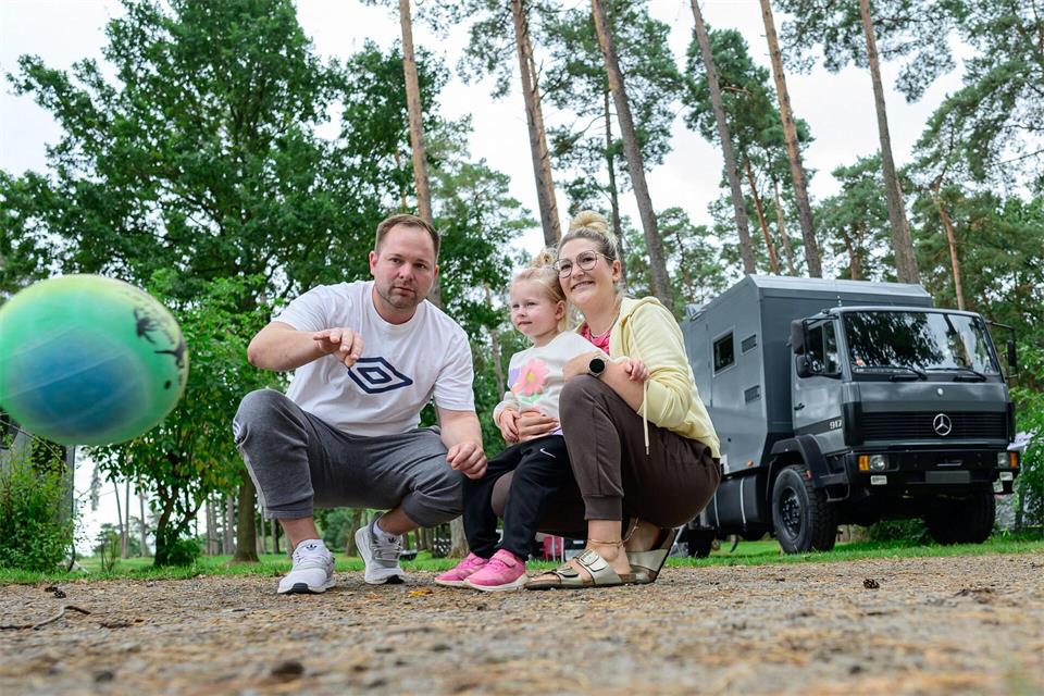Camping ist auch bei vielen Familien eine beliebte Urlaubsart.Philipp Schulze/dpa