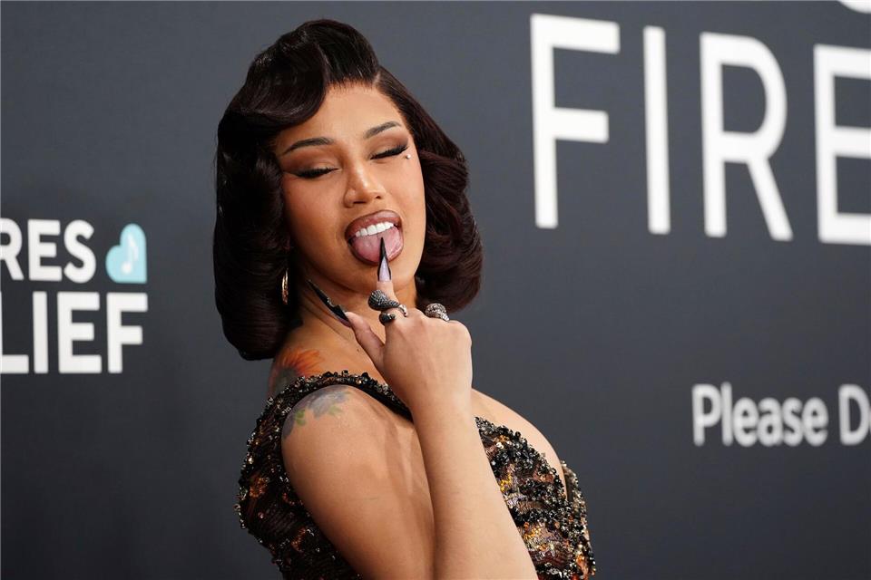 Cardi B kommt um eine Strafe herum. (Archivbild) Jordan Strauss/Invision/AP/dpa