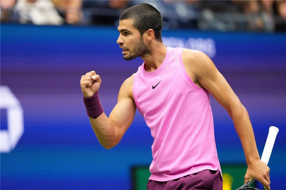Vor Trump: Alcaraz dank US-Open-Triumph Nummer eins der Welt Carlos Alcaraz musste erst gegen Jannik Sinner seinen ersten Satzverlust im Turnier hinnehmen.Kirsty Wigglesworth/AP/dpa