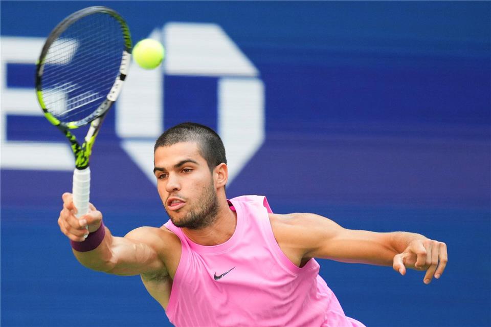 Carlos Alcaraz spielt am Sonntag um den US-Open-Titel.Kirsty Wigglesworth/AP/dpa