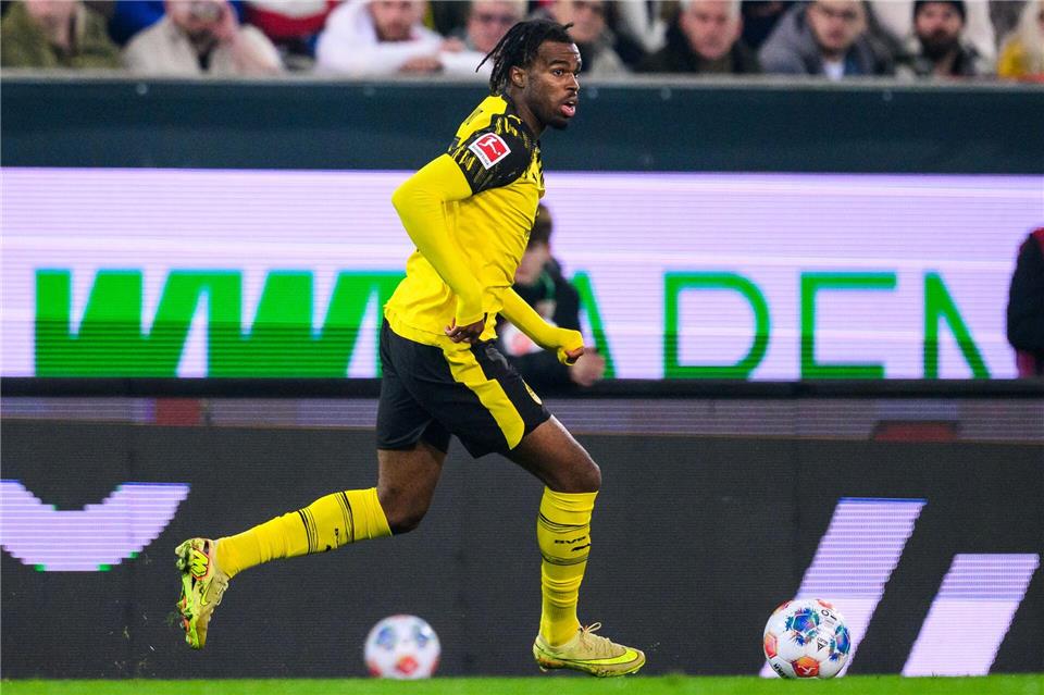 Carney Chukwuemeka freut sich über seine Nominierung. (Archivbild)Tom Weller/dpa