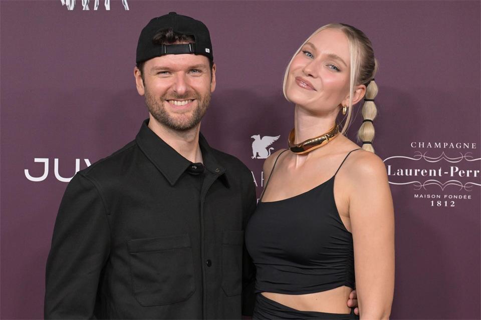 Carolin Niemczyk und Daniel Grunenberg präsentieren ein neues Album. (Archivbild)Michael Bahlo/dpa