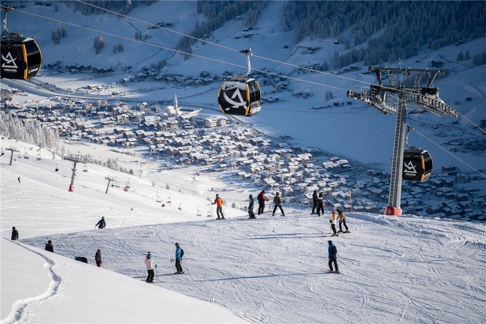 Carosello 3000 ist einer der Skiberge von Livigno - eine moderne Gondelbahn fährt zum höchsten Punkt des Gebiets.Giovanni Levi/Livigno NEXT/dpa-tmn