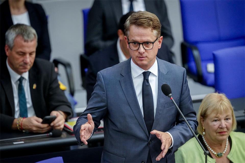 Carsten Linnemann (CDU) will am Mittwoch eigentlich seine Pflegereform ins Kabinett einbringen. (Archivbild)Kay Nietfeld/dpa