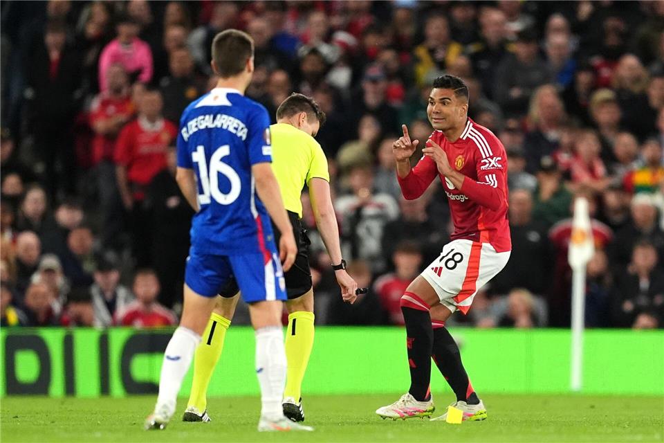 Casemiro (r) erzielte das 2:1 für Manchester United gegen Athletic Bilbao.Martin Rickett/PA Wire/dpa