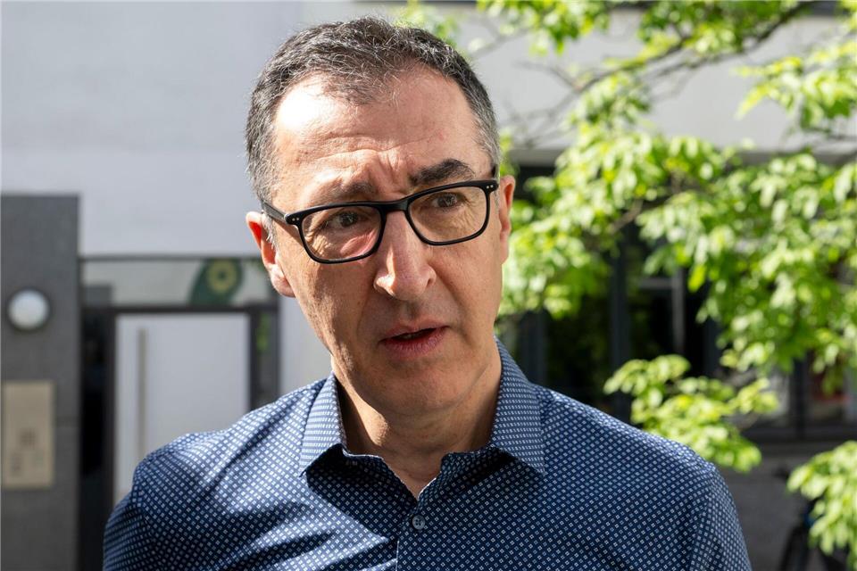 Cem Özdemir hatte bereits im Wahlkampf angekündigt, die Landesregierung verkleinern zu wollen. Stefan Puchner/dpa
