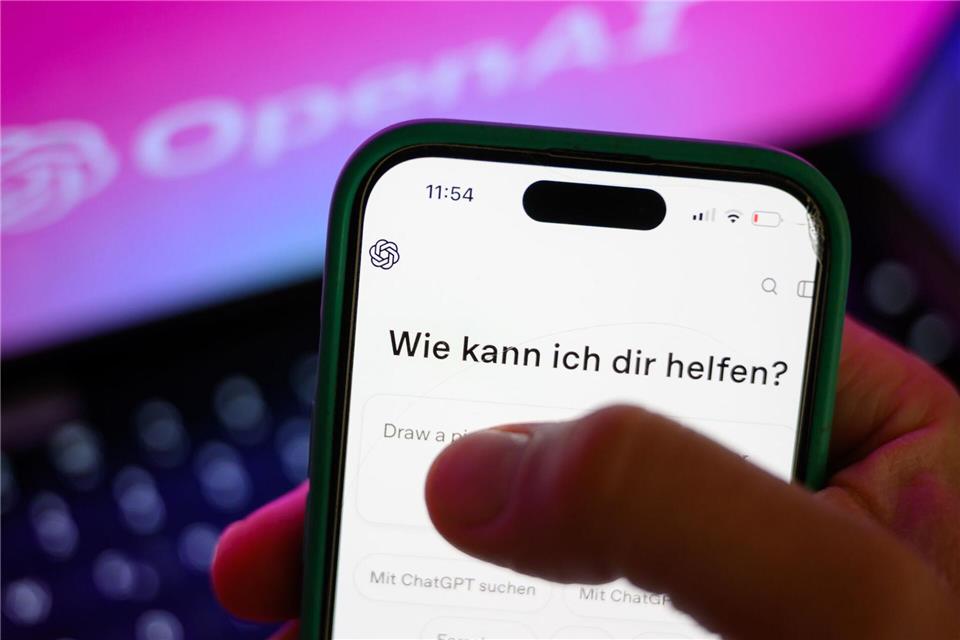 Chatbots als virtuelle Freunde? Forscher warnen vor Risiken im Umgang mit Künstlicher Intelligenz. (Symbolbild)Hendrik Schmidt/dpa/dpa-tmn