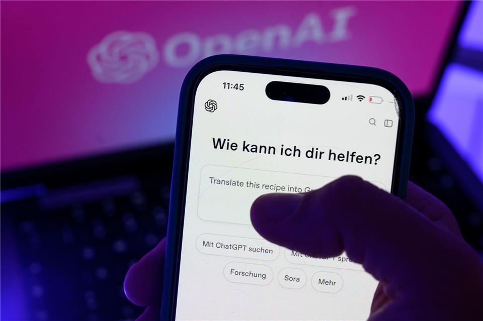 Chatbots wie ChatGPT werden von gar nicht mal so wenigen Menschen wie digitale Bezugspersonen empfunden. (Symbolbild)Hendrik Schmidt/dpa