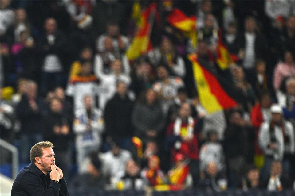 Bilder des Tages Cheftrainer Julian Nagelsmann pfeift beim Spiel gegen Luxemburg in Sinsheim.Tom Weller/dpa