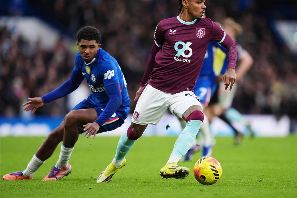Chelseas Wesley Fofana (l) veröffentlichte nach dem Spiel rassistische Nachrichten gegen ihn.Ben Whitley/PA Wire/dpa