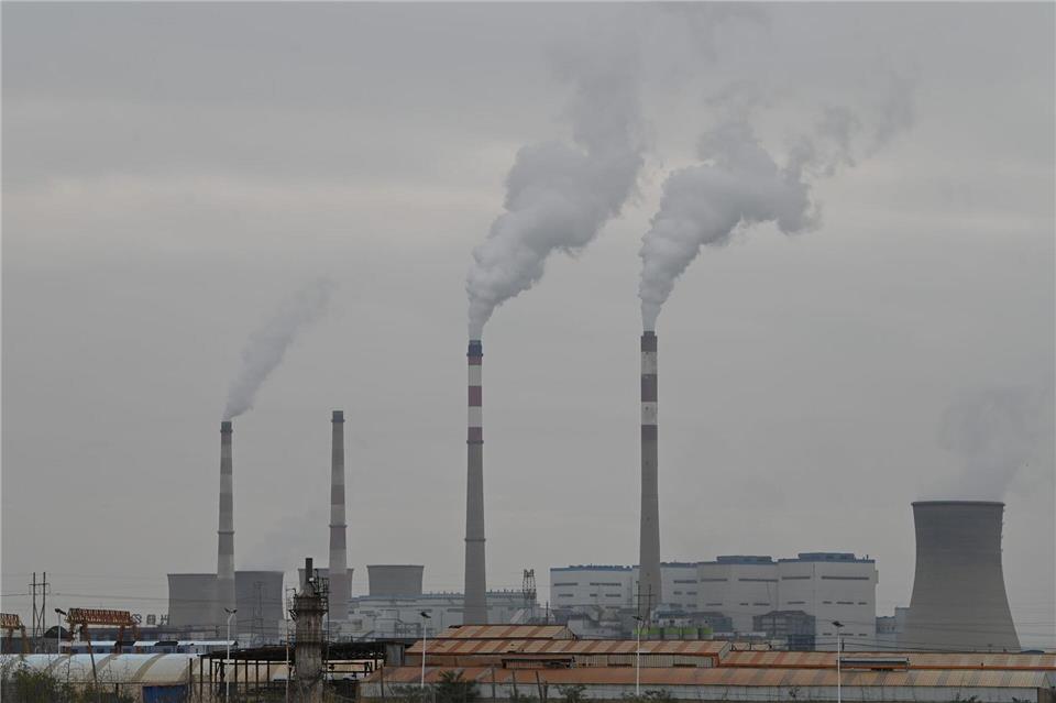Umweltorganisation warnt vor Chinas Kohlechemie-Projekten China setzt bei Stromerzeugung und Gewinnung von Chemikalien auf Kohle. (Symbolbild) Johannes Neudecker/dpa