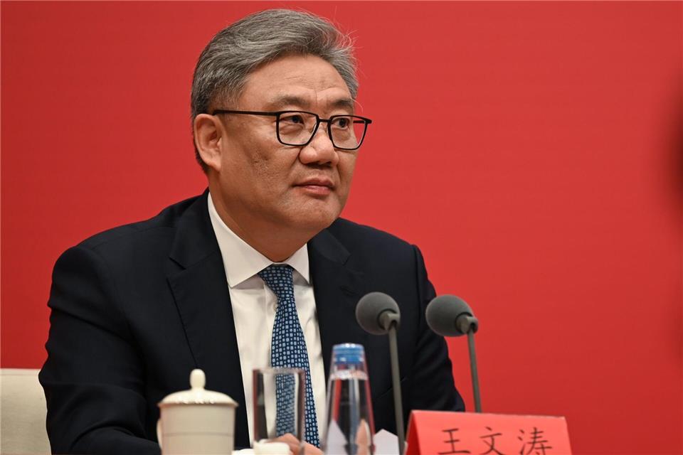 Chinas Handelsminister Wang berief sich auch auf Aussagen Staatschef Xi Jinping. Johannes Neudecker/dpa