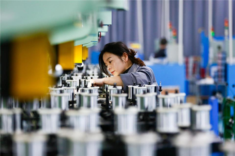 Chinas Industrie gilt in vielen Branchen wegen ihrer niedrigen Preise als besonders wettbewerbsfähig. (Symbolbild) Xu Zeyuan/XinHua/dpa