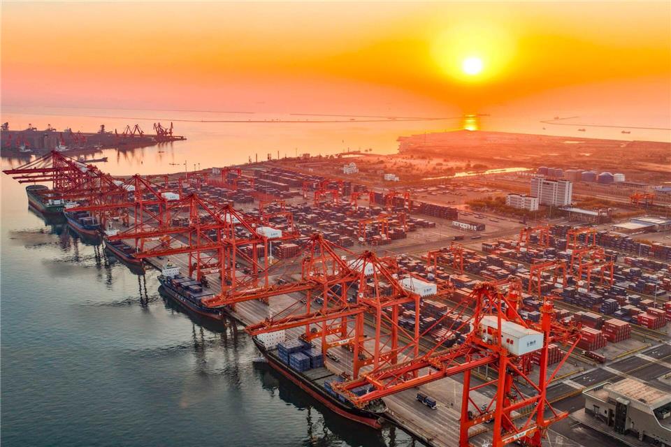 Chinas Industrie kommt nicht in Schwung. (Archivbild)Liu Mancang/XinHua/dpa