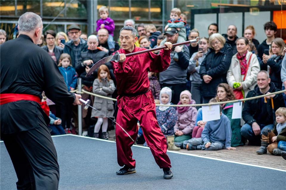 Chinesische Kampfkunst wurde in der Botanika auch vorgeführt. Hauke-Christian Dittrich/dpa