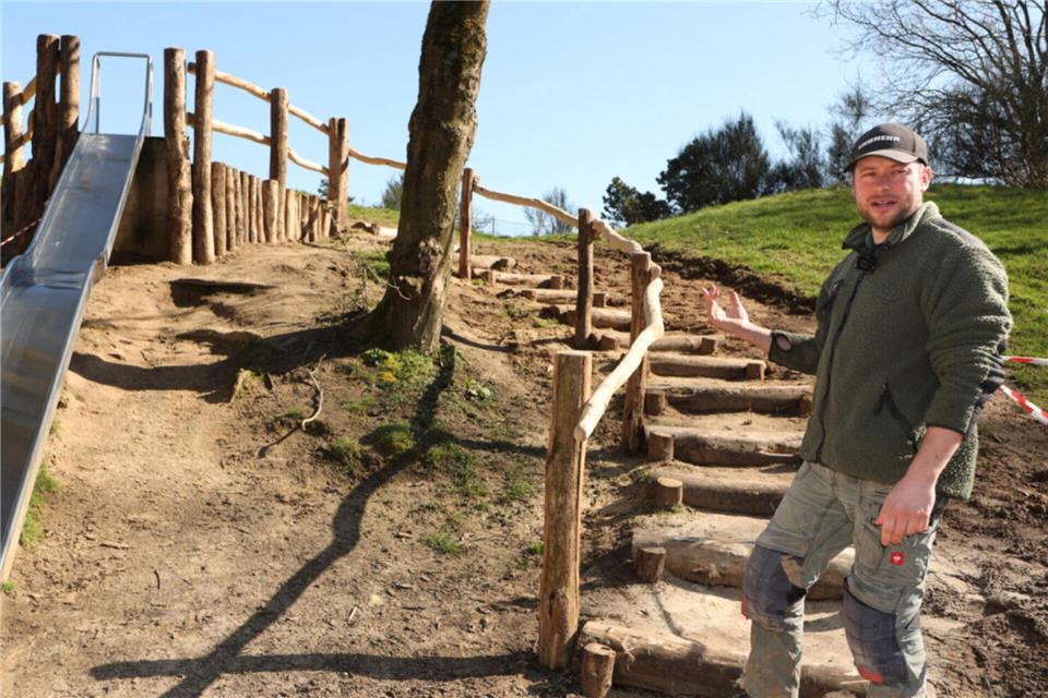 Christian Boland leitet den Wildpark Anholter Schweiz. Unter anderem wird der Spielplatz saniert.