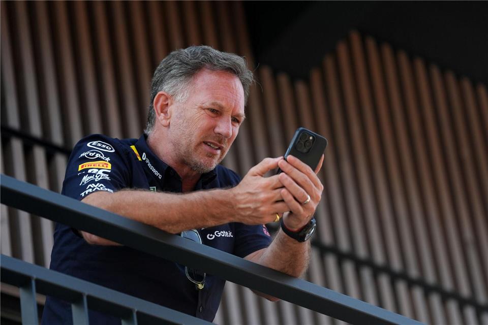Gerüchte um Horner und Ferrari - Hamilton: „Nicht hilfreich“ Christian Horner drängt Berichten zufolge auf eine Rückkehr in die Formel 1. Bradley Collyer/PA Wire/dpa