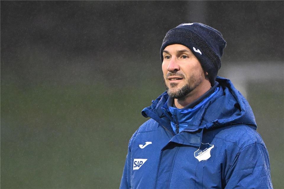 Christian Ilzer steht mit der TSG Hoffenheim vor seinem Trainerdebüt in der Bundesliga.Marijan Murat/dpa