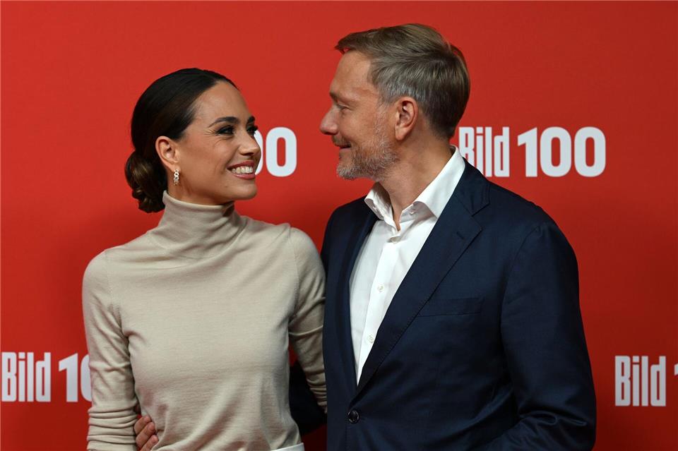 Christian Lindner und Franca Lehfeldt erwarten ihr erstes gemeinsames Kind. (Archivbild)Jens Kalaene/dpa