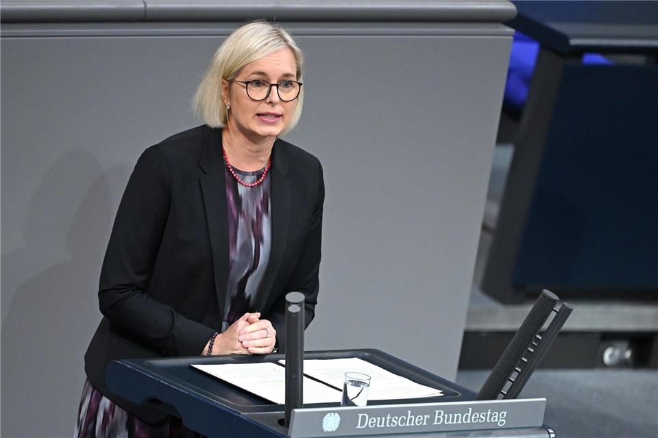 Christiane Schenderlein (CDU), Staatsministerin für Sport und Ehrenamt - die Bundesregierung überlässt die Diskussion über einen möglichen WM-Boykott dem Sport und betont dessen Autonomie (Archivbild)Elisa Schu/dpa