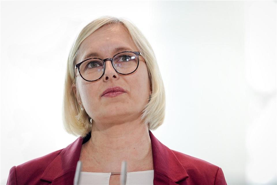 Christiane Schenderlein zeigt sich enttäuscht über ihre Ablösung als Sportministerin. (Archivbild) Kay Nietfeld/dpa